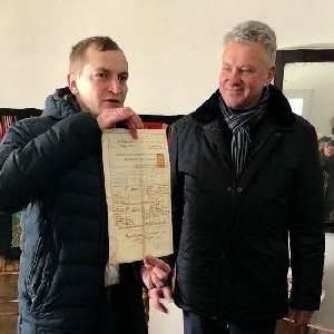 Музею передали оригінальний документ із підписом отця Андрія Бандери. ФОТО