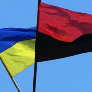 ЩО ОЗНАЧАЄ ЧЕРВОНО-ЧОРНИЙ ПРАПОР?