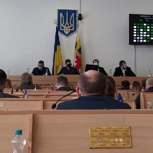 Рівненська облрада просить повернути статус Героя України Бандері та Шухевичу